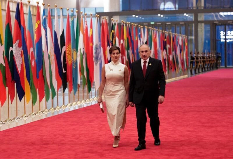Akopyan və Paşinyan, foto: rəsmi səhifə
