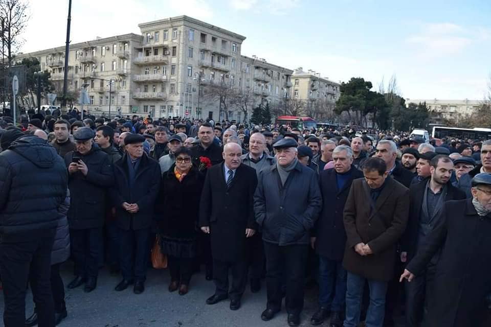 Opposition leaders and members visit Martyrs' Alley 20 January 2020 to commemorate the killing of dozens of Azerbaijanis as part of the Black January tragic events.