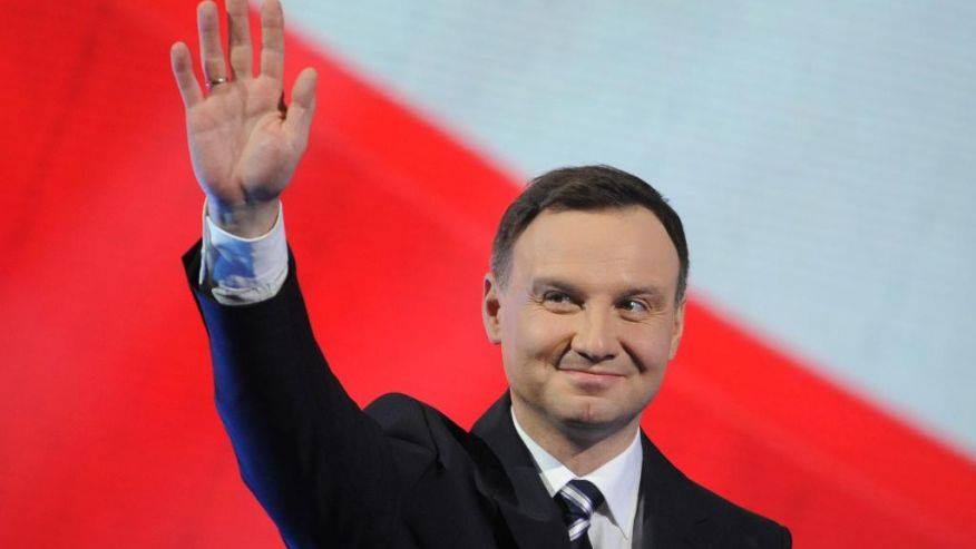 43 yaşlı Andrzej Duda, Polşanın yeni prezidenti