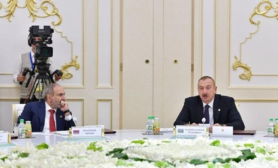Никол Пашинян и Ильхам Алиев