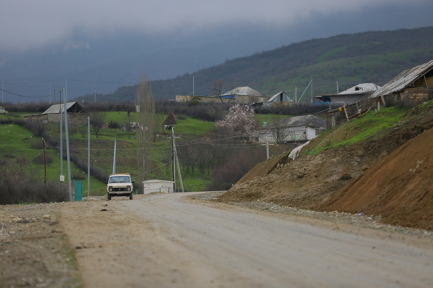 Дорога в село Газбабалы Шабранского района, Азербайджан. Март 2019