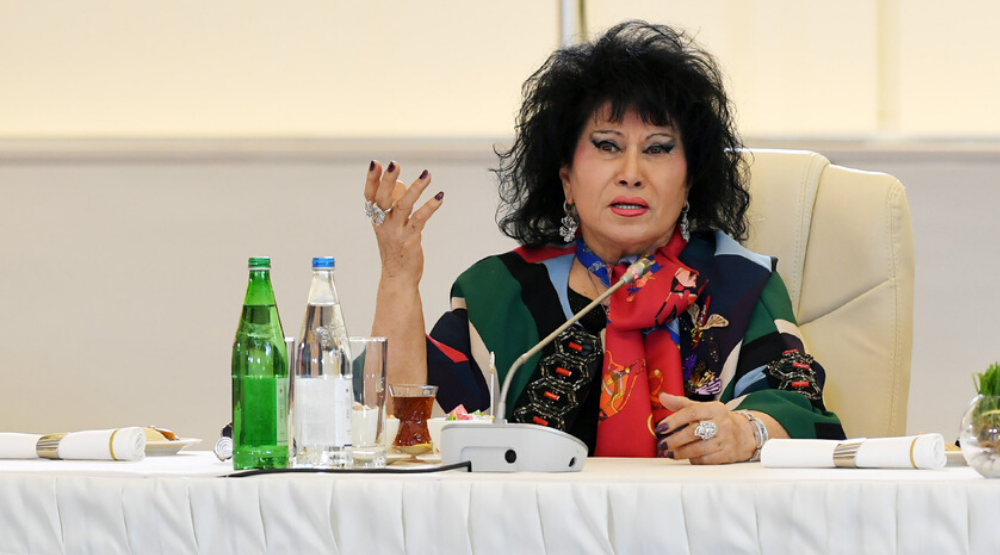Zeynəb Xanlarova
