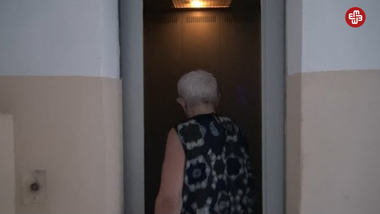 Ayrılan milyonlar və liftdə qalan sakinlər