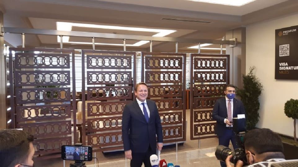 Оливер Вархеи