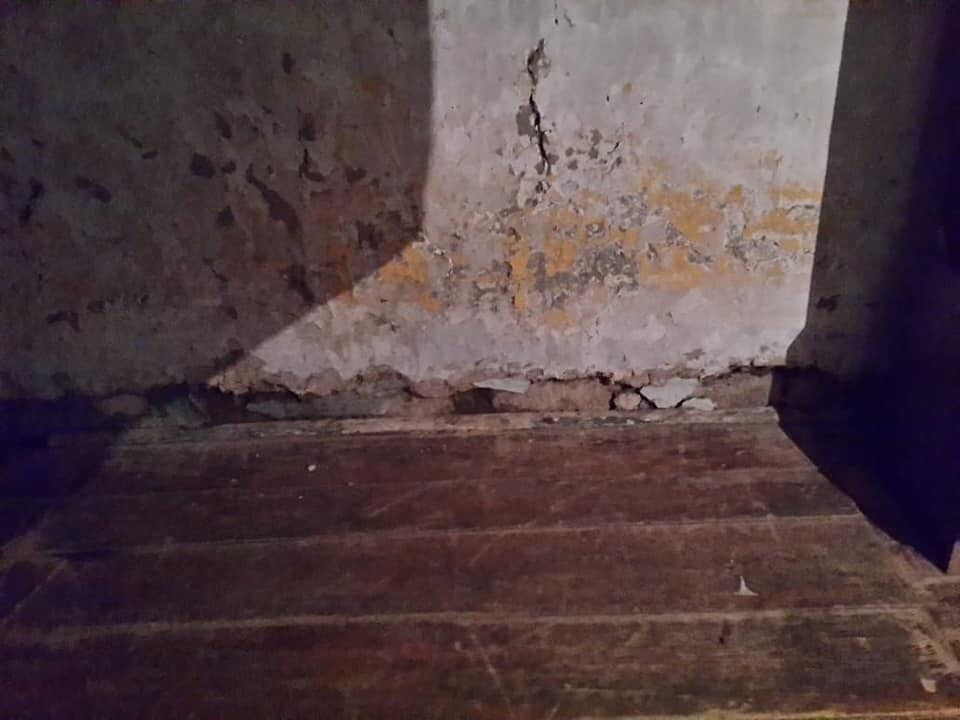 Zəlzələnin yaratdığı çat