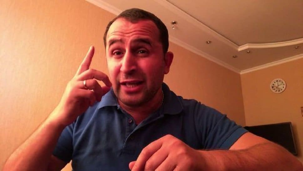 Блогер Эльвин Исаев