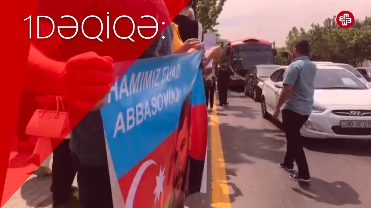 1DƏQİQƏ: Bir qrup vətəndaş Rusiya səfirliyinin yaxınlığında aksiya keçirib