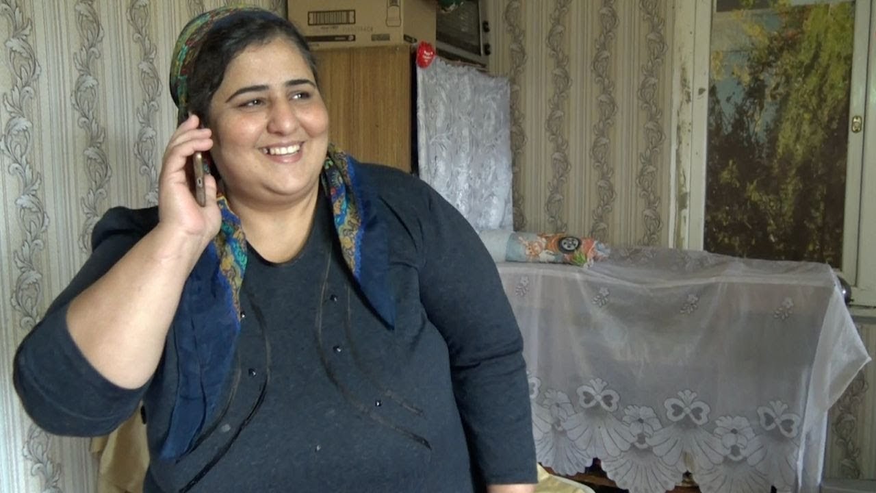 Sosial mediada paytaxtda keçirilən etiraz aksiyası zamanı fenomen olan vətəndaş Pərvanə Əhmədova