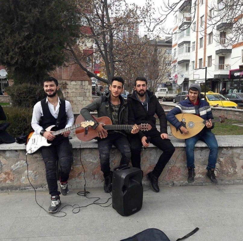 Уличные музыканты