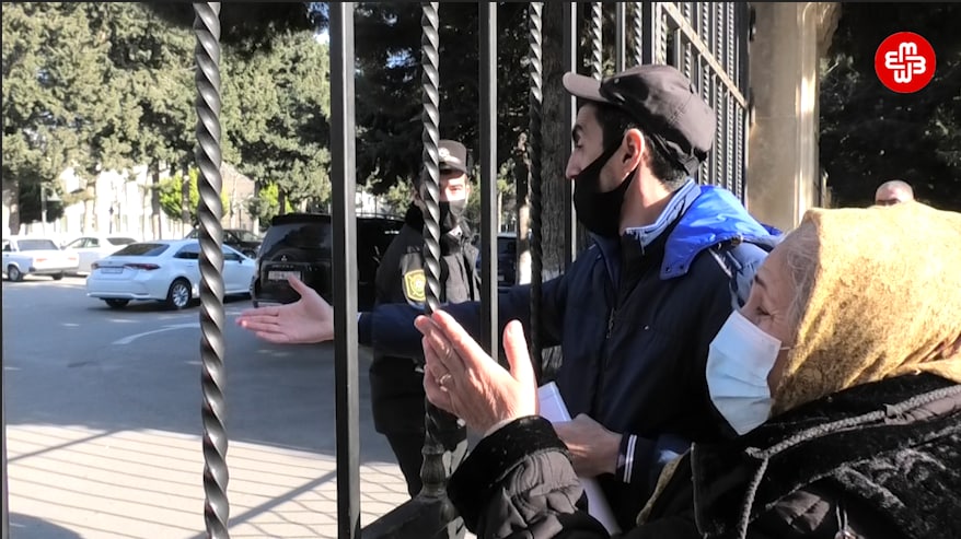 Əlilliyi olan şəxslər Tibbi Ekspertizanın qarşısında etiraz ediblər