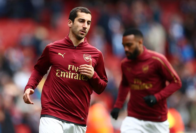 Henrickh Mikhayian training with Arsenal