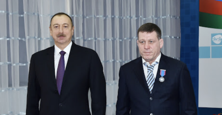 İlham Əliyev və Oleq Krapivin, foto: president.az