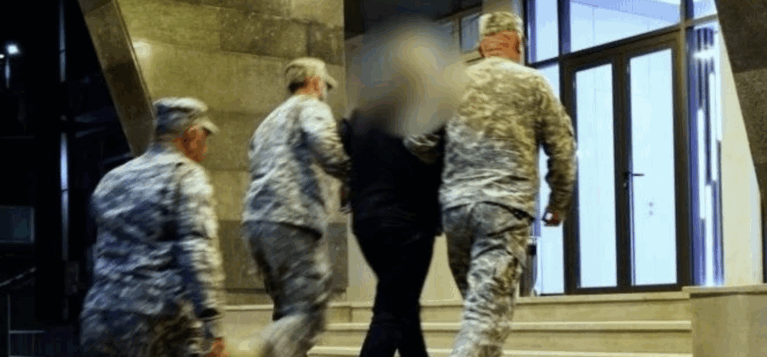 Eks məmur həbs edilən zaman. Foto: Gürcüstan DİN