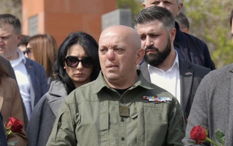Artur Avanesyan, rəsmi foto