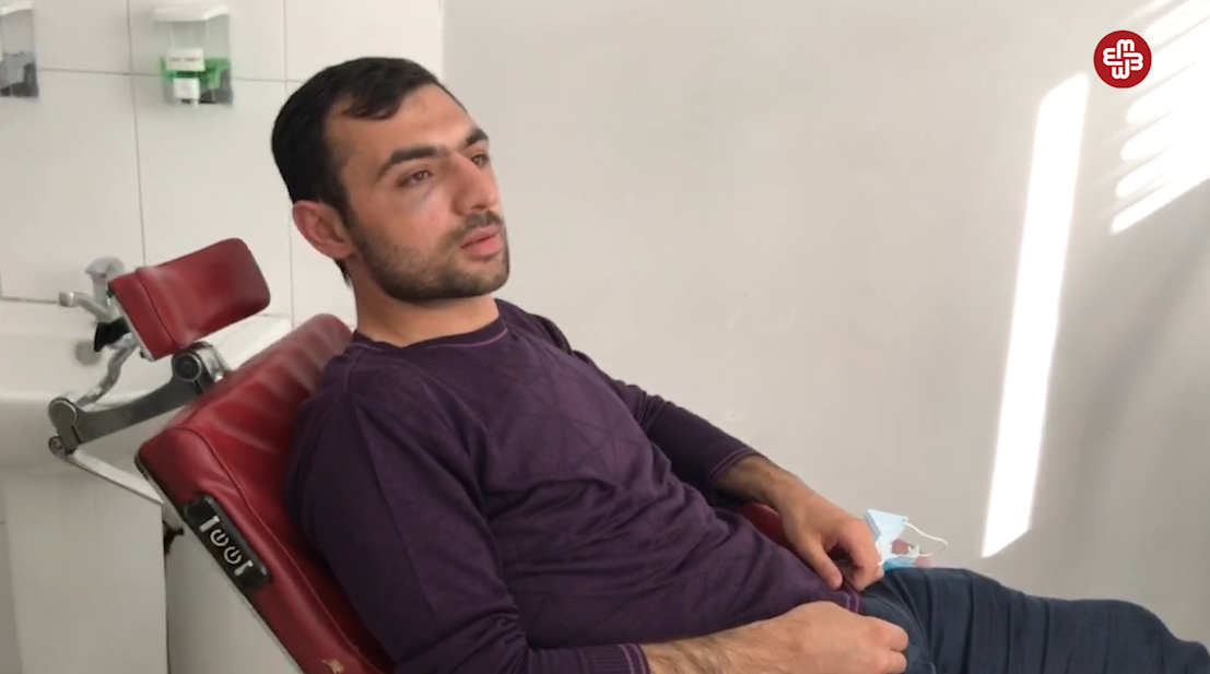 Yasamalda həbs olunan gənc: “5 saat ərzində 30 polis məni döydü”