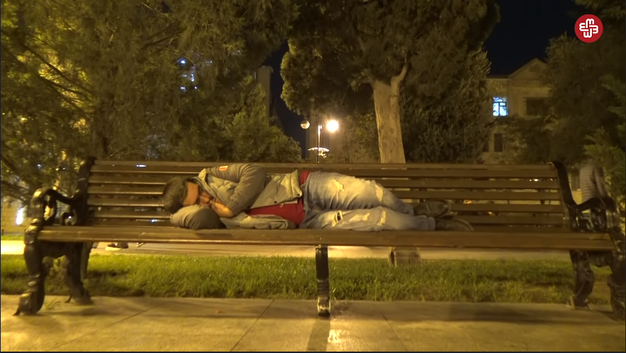 ''Krallıqda yaşayırıq, başdakılar rədd olub getsin, hər şey düzələcək''