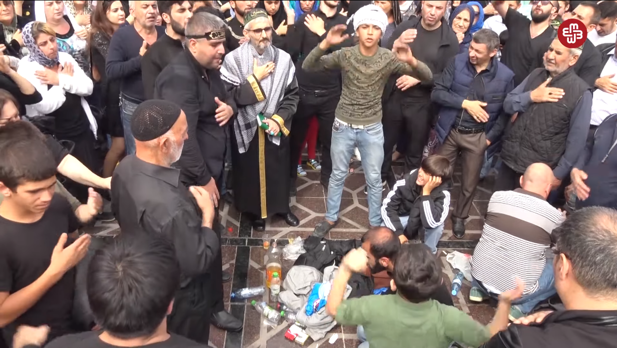 Aşura günü ilə əlaqədar Azərbaycandakı məscidlərdə İmam Hüseyn əzadarlığı keçirilir.