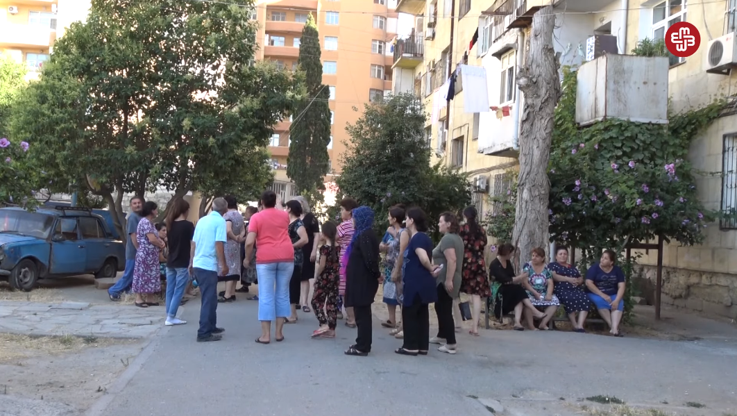 “Dövlət bizi küçəyə atmaqdansa, polisə avtomat verib öldürtsün”