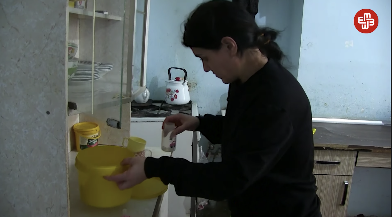 "Uşaq deyir ki, ana, biz acıq deyə ağlayırsan?"