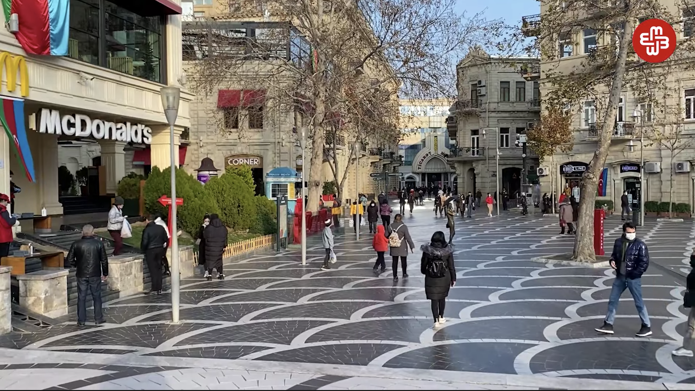 Bakının boş və səssiz bayram günləri