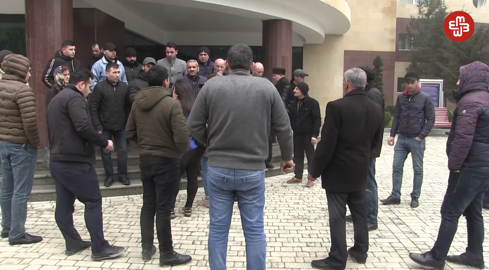 Suraxanının adsız yaşayış məntəqəsinin sosial problemləri