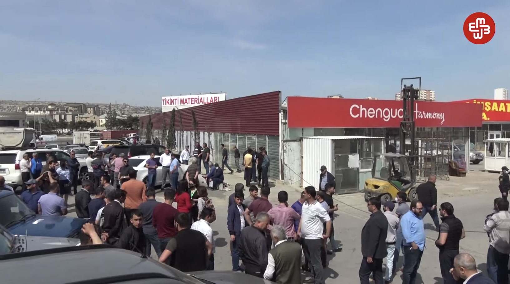 “Euro Home” bazarı bağlanır: “Camaata deyirlər, yığ malını, rədd ol buradan”