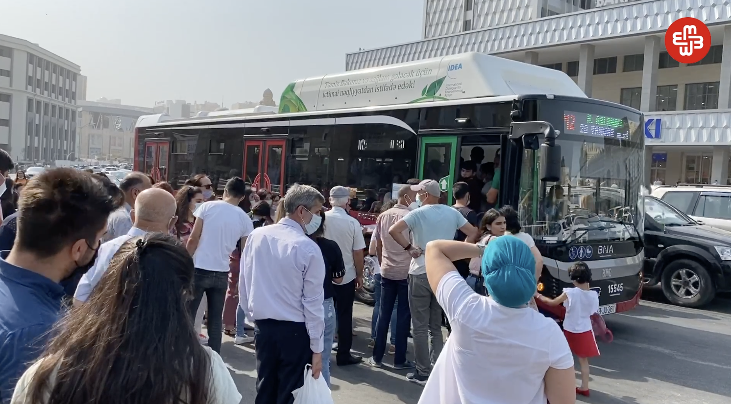 Bakı sakini: “Camaata niyə əziyyət verirlər, yazıqları gəlmir?”