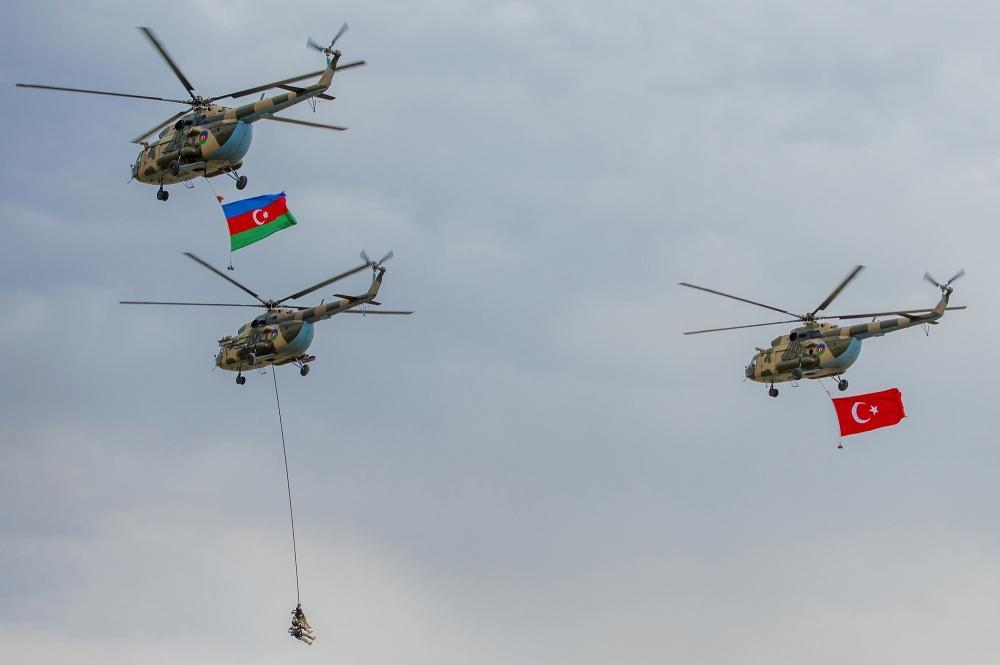 Военный парад в Баку