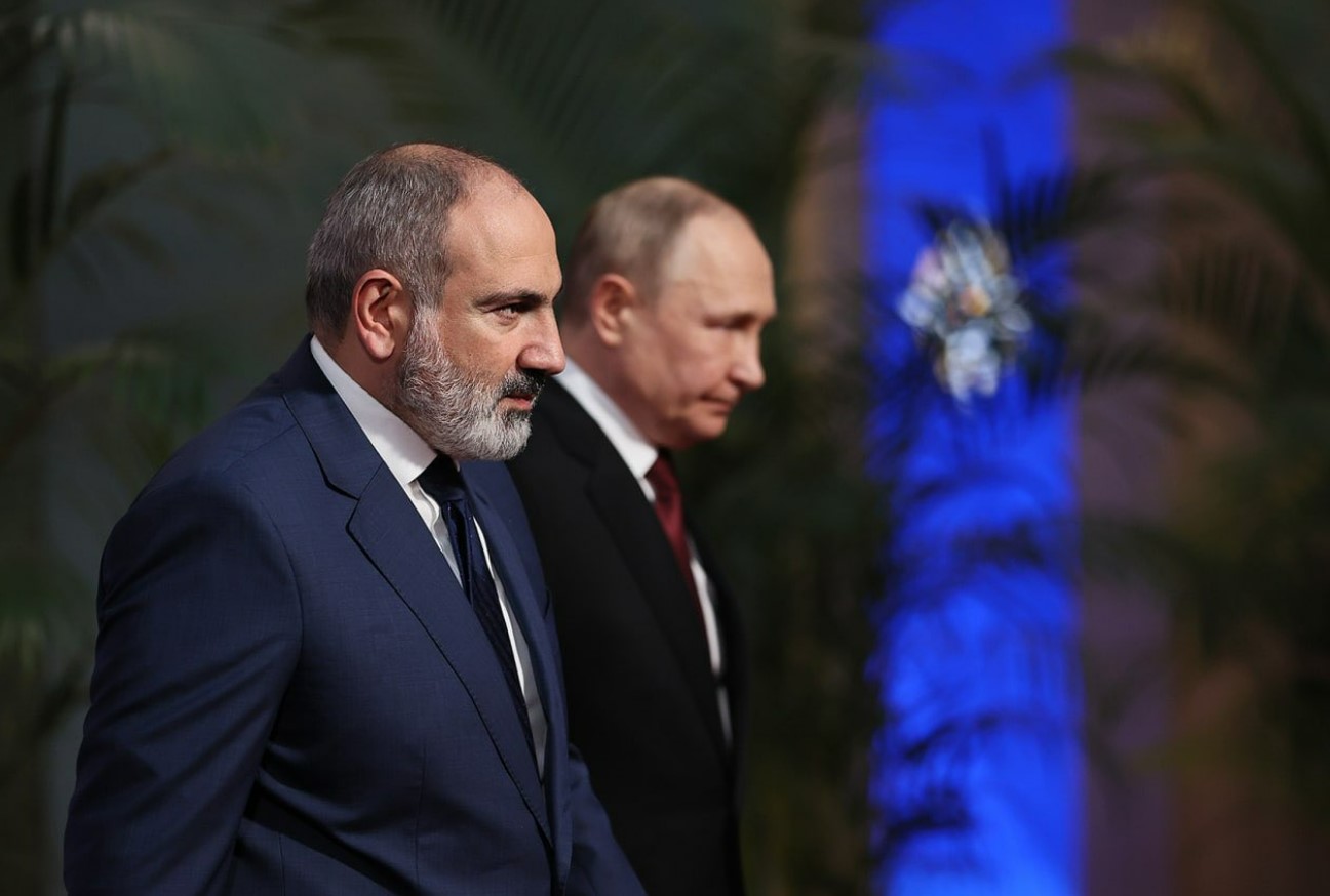 Paşinyan və Putin, rəsmi foto
